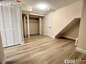 10 E Boulevard Rd, Unit B in Newton, MA - Foto de edificio - Building Photo
