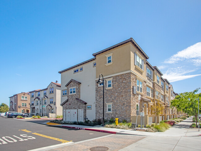 Granite Ridge Apartments in Fremont, CA - Building Photo - Building Photo