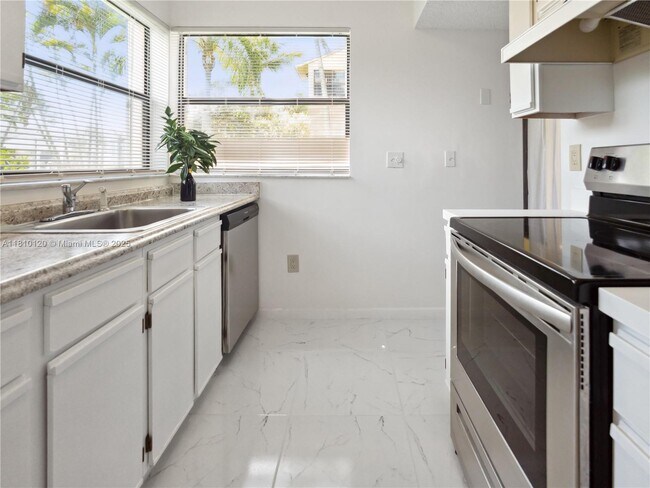 1151 N Liberty Ave in Homestead, FL - Building Photo - Building Photo