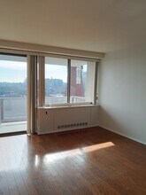 2401 Pennsylvania Ave, Unit 11C46 in Philadelphia, PA - Building Photo - Building Photo