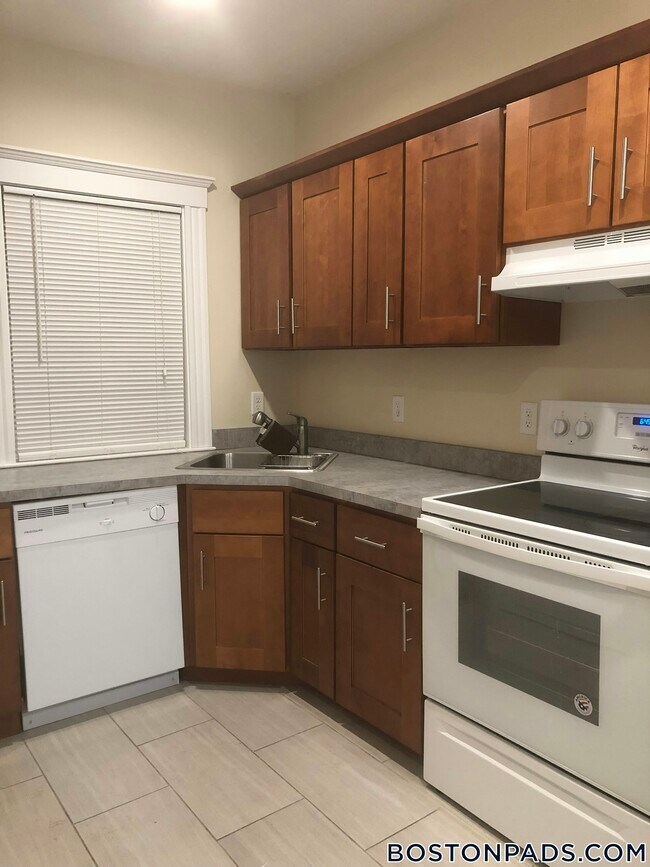 408 Neponset Ave in Boston, MA - Building Photo - Building Photo