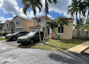 6131 NW 43rd Ave in Coconut Creek, FL - Foto de edificio - Building Photo