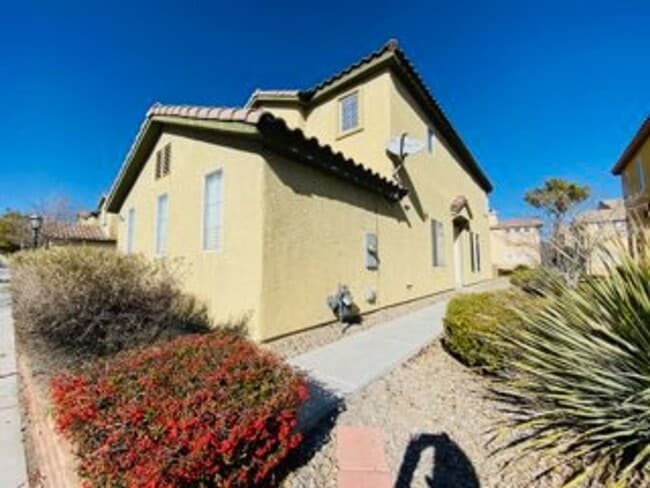 8098 Watauga Ave in Las Vegas, NV - Building Photo - Building Photo