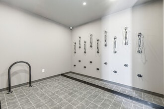 CO/OP Eado in Houston, TX - Building Photo - Interior Photo