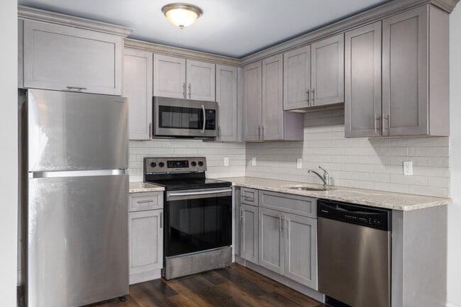 Washington Ave Apartments in Green Brook, NJ - Building Photo - Interior Photo