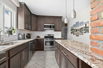 725 Fellsway, Unit 1 in Medford, MA - Building Photo - Building Photo