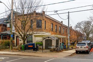 1 Geoffrey St in Toronto, ON - Building Photo