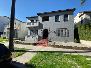 425 N Curson Ave in Los Angeles, CA - Building Photo - Building Photo