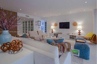 1800 NE 114th St in Miami, FL - Building Photo - Building Photo