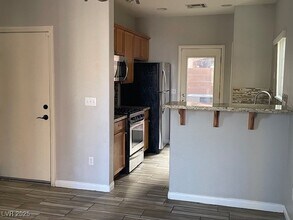 4015 Sparrow Rock St in Las Vegas, NV - Building Photo - Building Photo