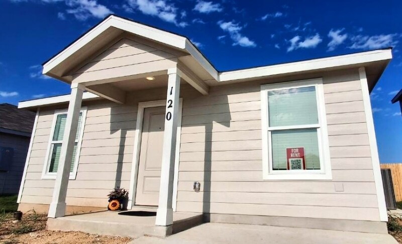 120 Alligator Crk in Seguin, TX - Foto de edificio