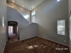 8716 Gateway Glen Dr in Las Vegas, NV - Building Photo - Building Photo