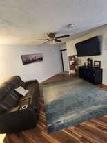 6328 N Lagoon Dr in Panama City, FL - Building Photo