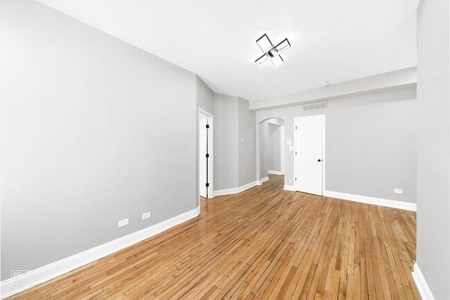 5832 W North Ave Chicago, IL 60639 in Chicago, IL - Building Photo - Building Photo