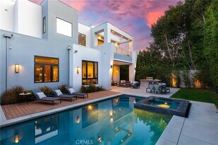 4175 Greenbush Ave in Los Angeles, CA - Building Photo