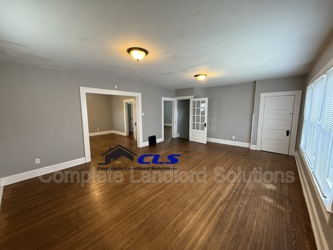 property at 832 S 17th St