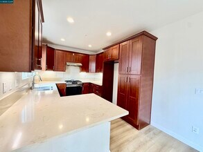815 Spring Mountain Ln in American Canyon, CA - Foto de edificio - Building Photo