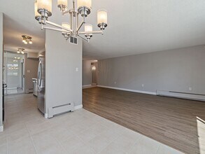 740 N Pearl St, Unit 204 in Denver, CO - Foto de edificio - Building Photo