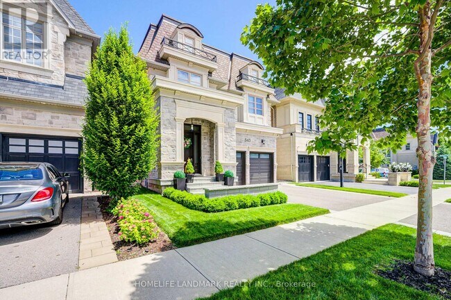 343 Tudor Ave in Oakville, ON - Building Photo - Building Photo