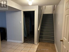 30 Sedgegrass Way in Brampton, ON - Building Photo - Building Photo