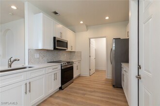 15618 Summit Pl Cir in Naples, FL - Building Photo - Building Photo