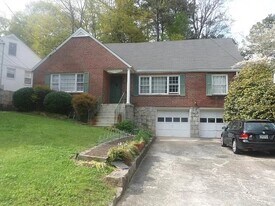 227 Garden Ln, Unit Unit C in Decatur, GA - Building Photo