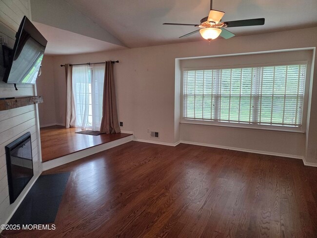 2 Birch Ln in Eatontown, NJ - Building Photo - Building Photo