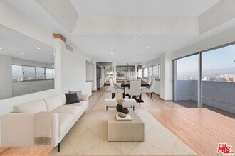 10701 Wilshire Blvd in Los Angeles, CA - Foto de edificio - Building Photo