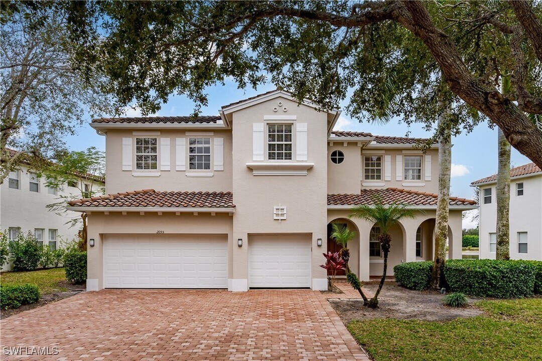 2055 Par Dr in Naples, FL - Building Photo