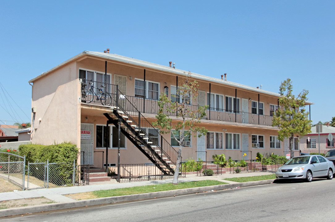 6305 Malabar St in Huntington Park, CA - Foto de edificio