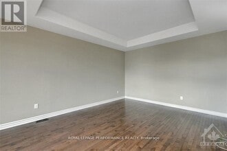 610 Lauraleaf Cres in Ottawa, ON - Building Photo - Building Photo