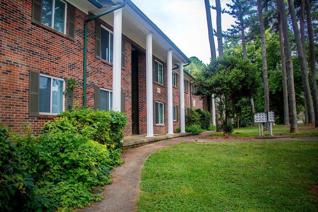 Windy Lakes Apartments in Louisville, TN - Building Photo