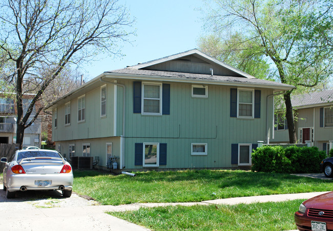 1016-1020 Illinois St in Lawrence, KS - Foto de edificio - Building Photo