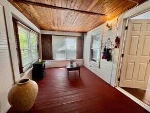 2460 Hoover Ave in West Bloomfield, MI - Building Photo - Building Photo