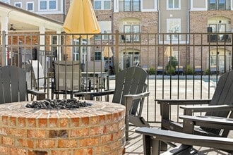 Comet North Raleigh in Wake Forest, NC - Foto de edificio - Building Photo