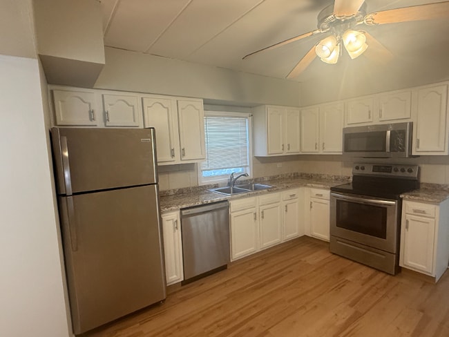 7437 W Irving Park Rd in Chicago, IL - Building Photo - Building Photo