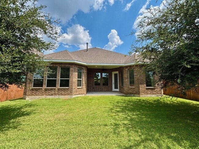 50 Wyatt Oaks Dr in Tomball, TX - Building Photo - Building Photo