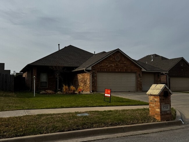 5708 NW Valor Ave in Lawton, OK - Building Photo - Building Photo