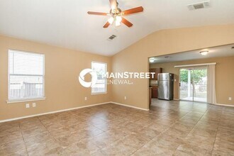 2115 Clear Ct in San Antonio, TX - Building Photo - Building Photo