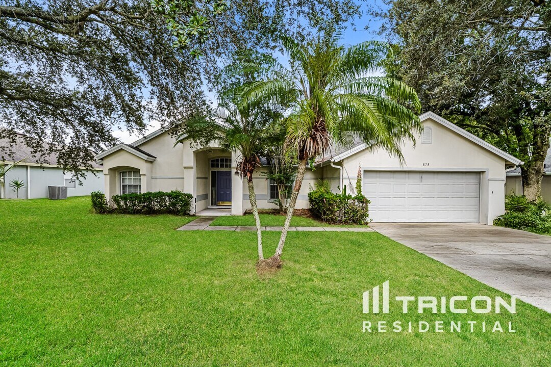 878 High Pointe Cir in Minneola, FL - Building Photo