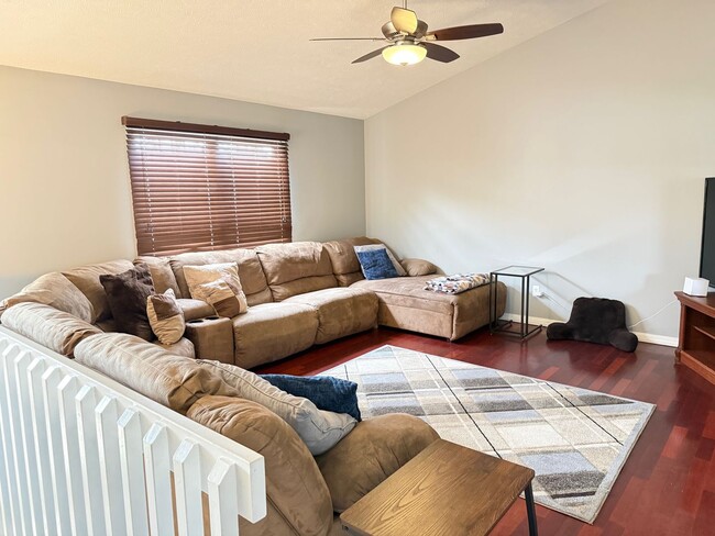 1911 Vladimir Dr in Bloomington, IL - Building Photo - Building Photo