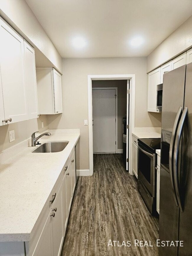 property at 2826 E Capri Cir