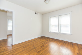 3816 N Sheffield Ave, Unit 1E in Chicago, IL - Foto de edificio - Building Photo