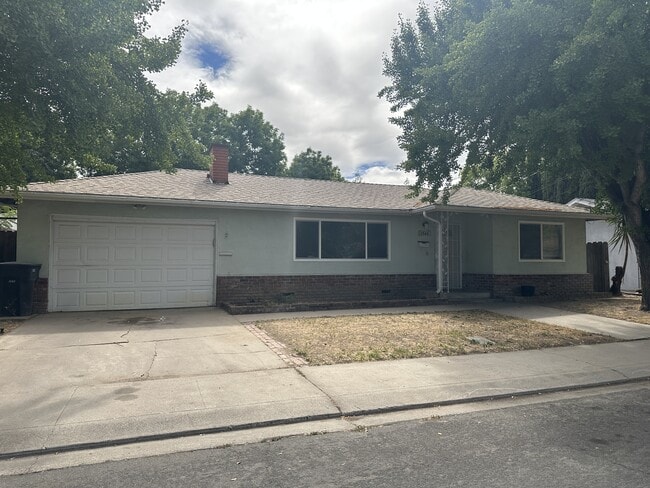 1540 Goldenwood Dr