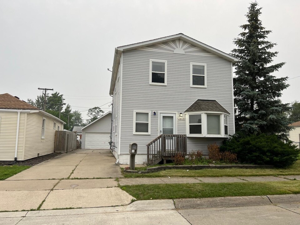 28033 Rosemont St in Roseville, MI - Building Photo
