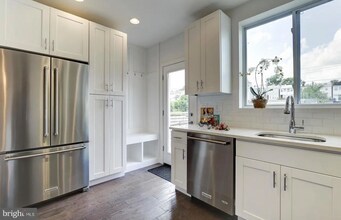 709 Hamilton St NW in Washington, DC - Building Photo - Building Photo