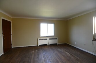 7256 Reading Rd, Unit 4 in Cincinnati, OH - Building Photo - Building Photo