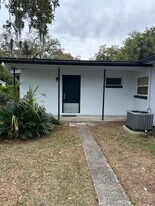 117 E Coleman Cir in Sanford, FL - Building Photo