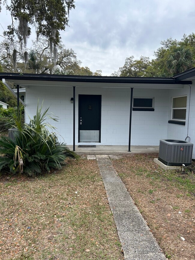 property at 117 E Coleman Cir