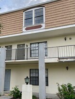 6083 Village Cir S in Orlando, FL - Building Photo